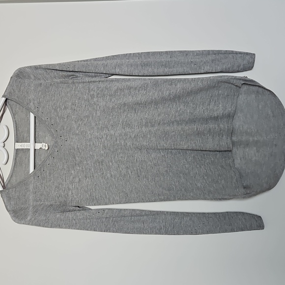 Lululemon Yin Time Long Sleeve, Size 2 - Picture 2 of 13